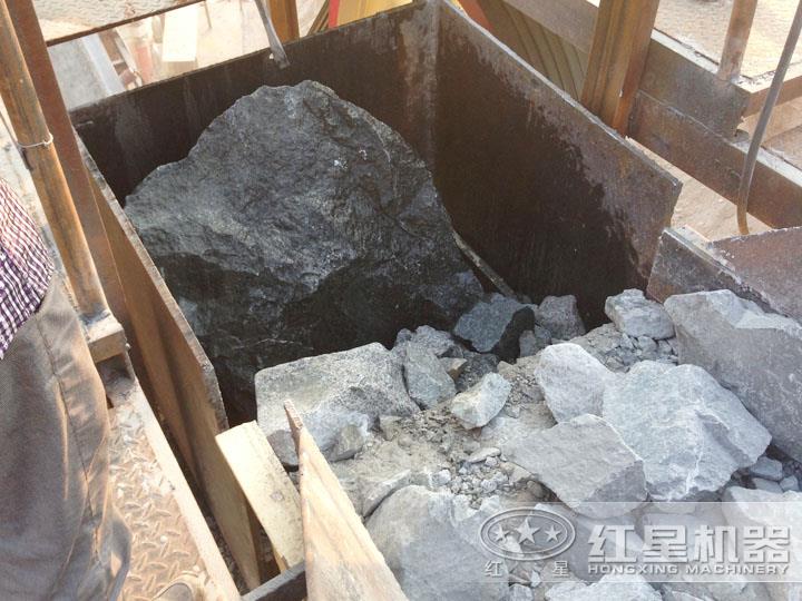 印尼尾礦加工現(xiàn)場，進料粒度大，出料5-10mm