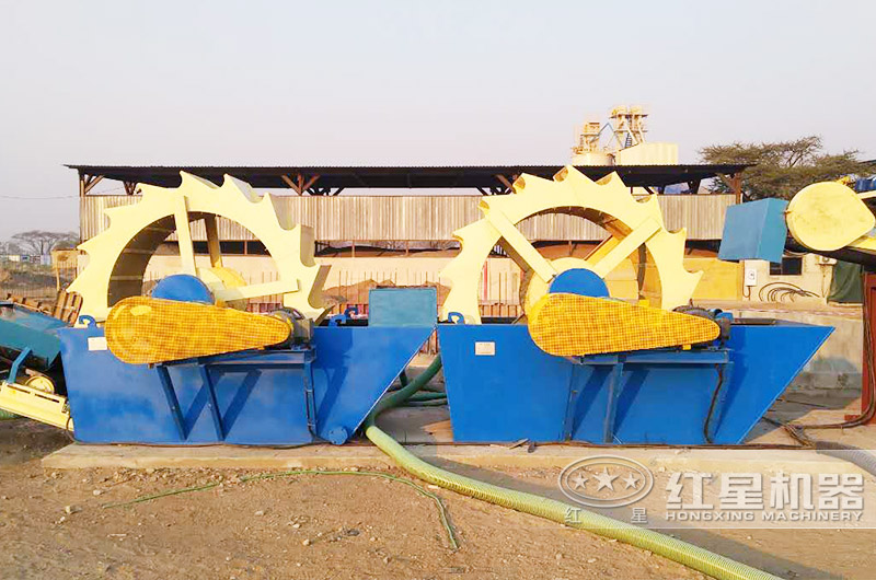 時(shí)產(chǎn)200-300噸水洗砂生產(chǎn)線作業(yè)現(xiàn)場(chǎng)，可隨時(shí)就近參觀了解 