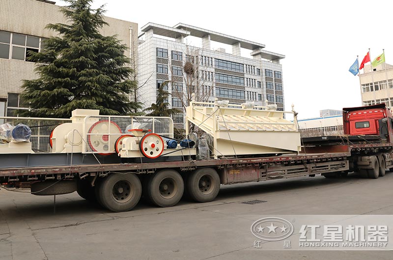 雙輥制砂機(jī)設(shè)備發(fā)貨現(xiàn)場圖片