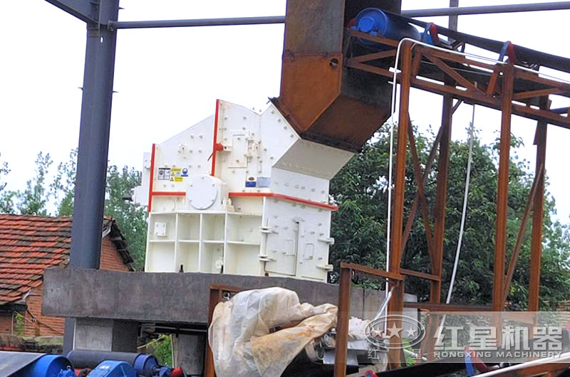 第三代制砂機(jī)生產(chǎn)現(xiàn)場(chǎng)實(shí)拍圖 第三代制砂機(jī)生產(chǎn)現(xiàn)場(chǎng)實(shí)拍圖