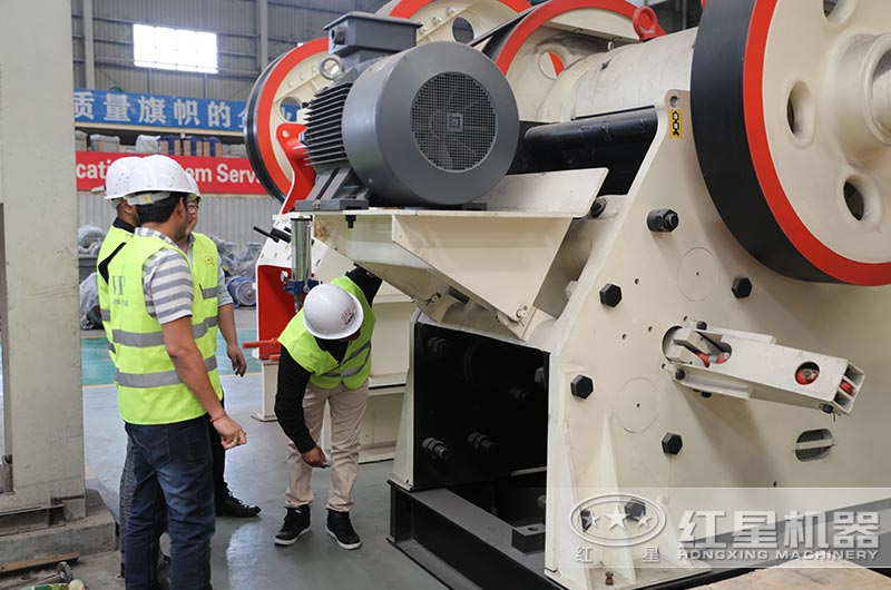 客戶到廠參觀，近距離了解設備