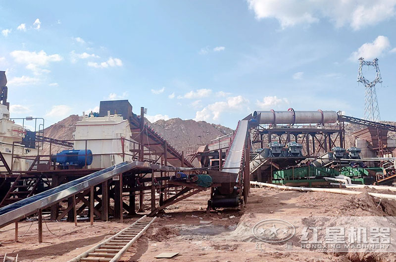 反擊破碎機(jī)作業(yè)現(xiàn)場 反擊破碎機(jī)作業(yè)現(xiàn)場